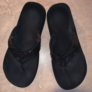 Yellow Box Flip Flops Size 8 1/2